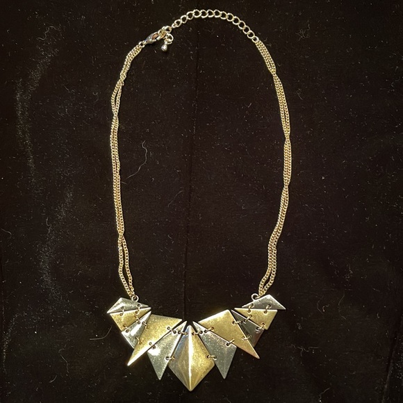 Two toned double chained 18” necklace. - Picture 2 of 5